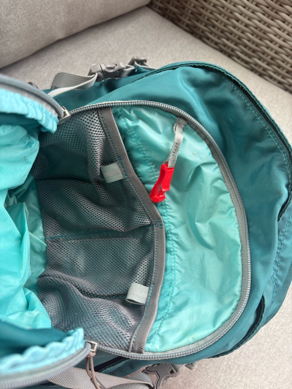 Osprey Daylite Plus Backpack Teal Hiking Travel - Picture 3 of 5